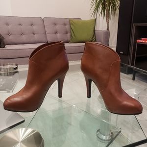 NWOT  - Brown platform booties